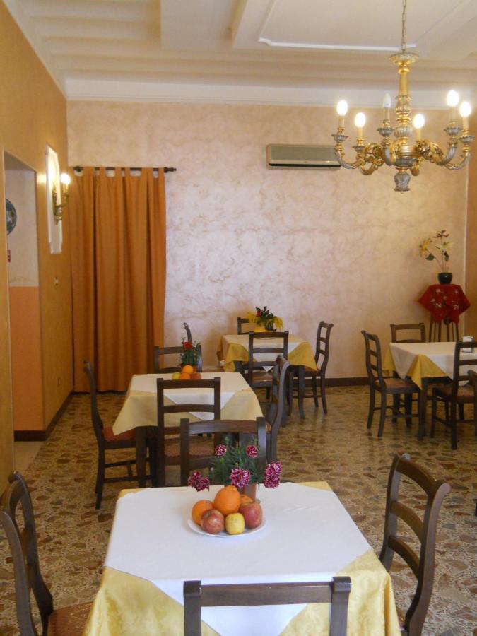 Bed and Breakfast Antico Palazzo Giardini-Naxos Zewnętrze zdjęcie